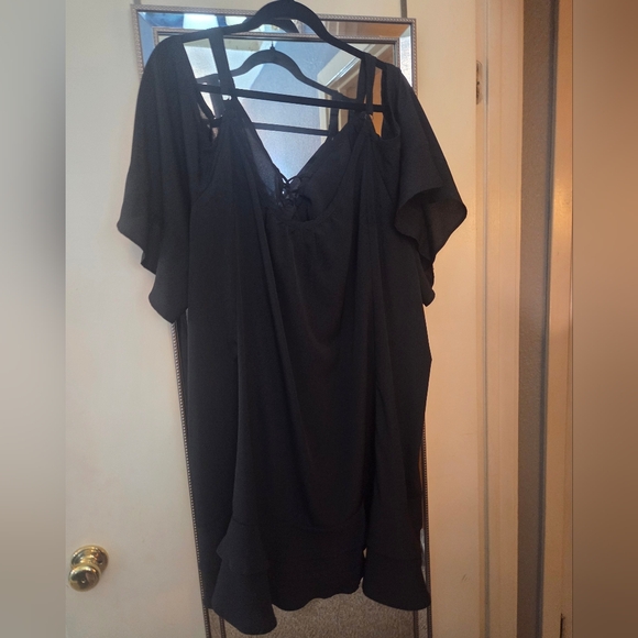 Torrid Off-Shoulder Cover-Up Dress - Picture 8 of 10